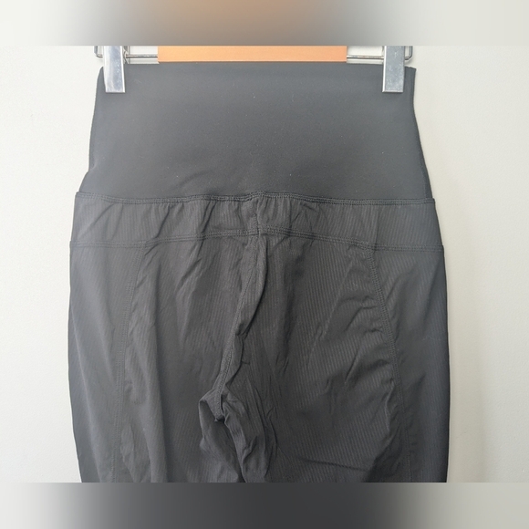 LULULEMON In Flux Crop Pants Size 4 Black Color With Pockets - Picture 10 of 16